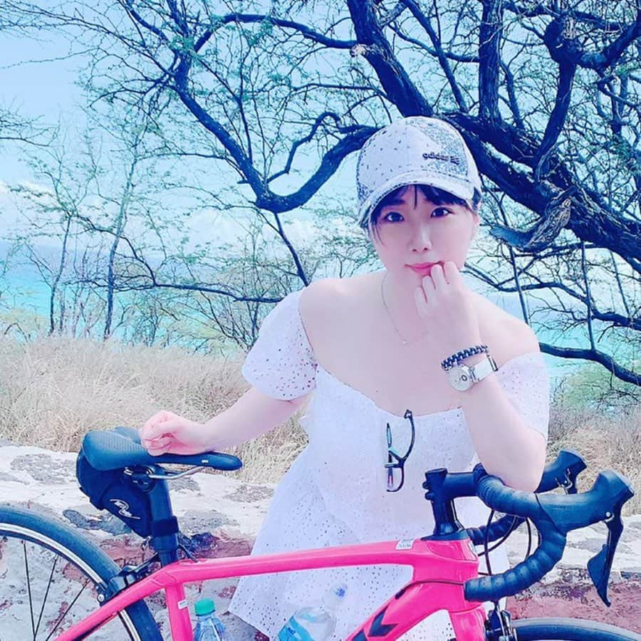 鈴木聖奈さんのインスタグラム写真 - (鈴木聖奈Instagram)「＊ @trekbikesjapan  @trekbikes  @bianchibicycles  @bianchijapan  @adidas  @nike ＊ ＊ #ロードバイク #ロードバイク女子 #ロードバイク初心者 #ポタリング #ゆるポタ #bianchi #ビアンキ #チェレステ #ミニベロ #birdy #風景 #お散歩 #自然 #cycling #cyclist #撮影 #自転車 #自転車女子 #ロードバイクのある風景 #ロードバイクのある生活 #bianchibicycles #ビアンキ女子  #ハワイ #Hawaii  #trek #trek女子  #ロングヘア #ヘアアレンジ  #スポーツウェア #スポーツ女子」1月27日 12時00分 - seina.suzuki