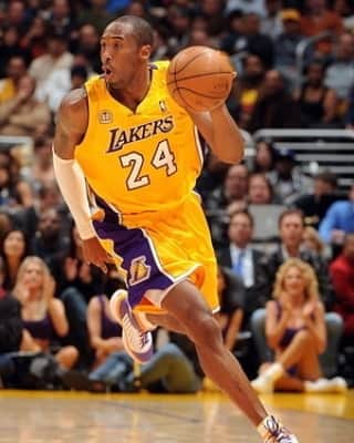 ソ・ジソクのインスタグラム：「믿기지가 않네요... #코비브라이언트 #kobebryant  #레전드 별이 지다...」