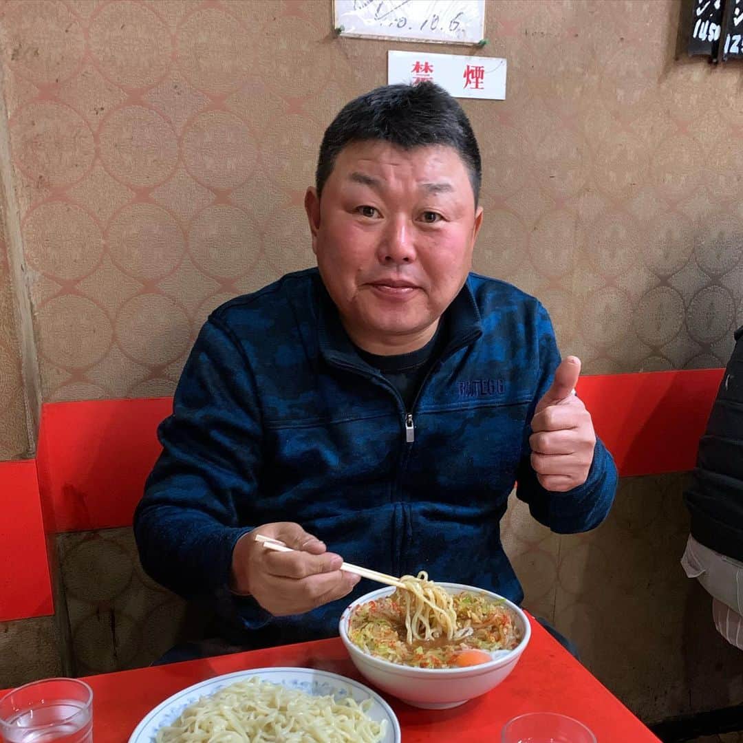 のインスタグラム：「桜田丸長！ 桜台丸長のつけめんは、肉蔵でーぶでも出させてもらってます！ 病みつきになる味です  あ、床屋いきました(　˙-˙　)  #桜台丸長 #床屋  #丸長 #つけめん #ラーメン #肉蔵でーぶ #デーブ大久保」
