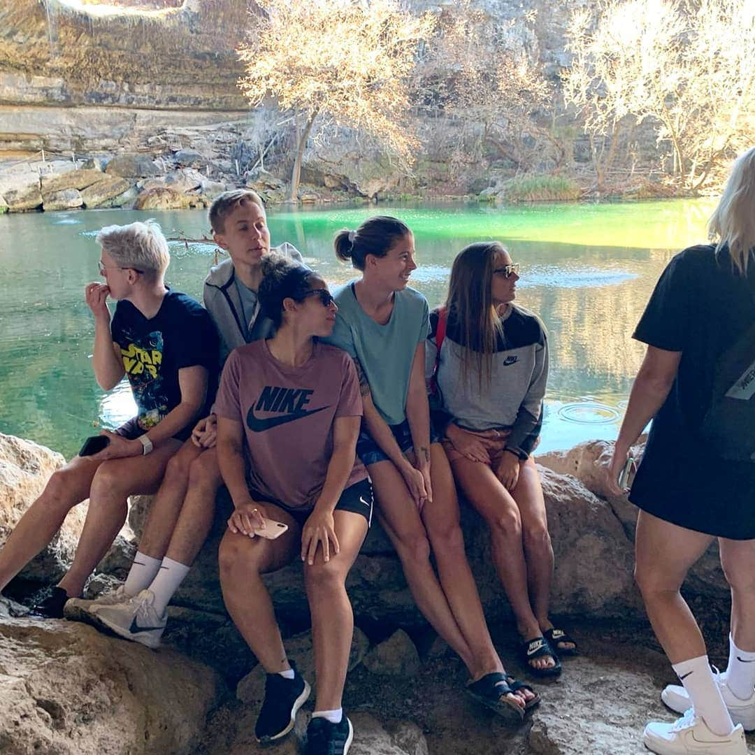 ソフィー・シュミットさんのインスタグラム写真 - (ソフィー・シュミットInstagram)「Day off adventures #CanWNT Treasure every moment. Life is short. Life is precious. Breath. Take it all in. Thankful for an amazing day. Love all the people in my life!! Fridgide water included. Ha.」1月27日 12時43分 - sophieschmidt13