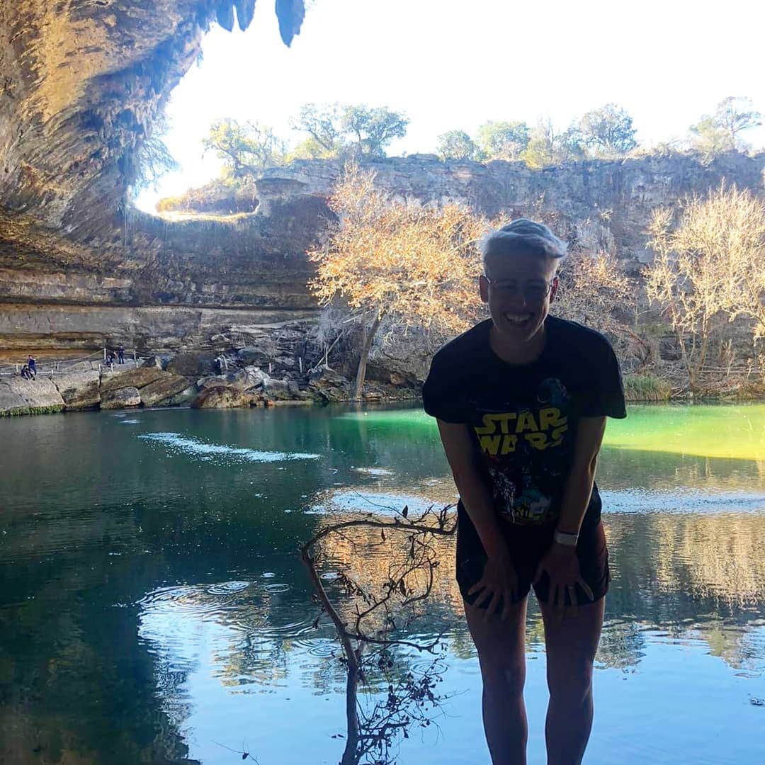 ソフィー・シュミットのインスタグラム：「Day off adventures #CanWNT Treasure every moment. Life is short. Life is precious. Breath. Take it all in. Thankful for an amazing day. Love all the people in my life!! Fridgide water included. Ha.」