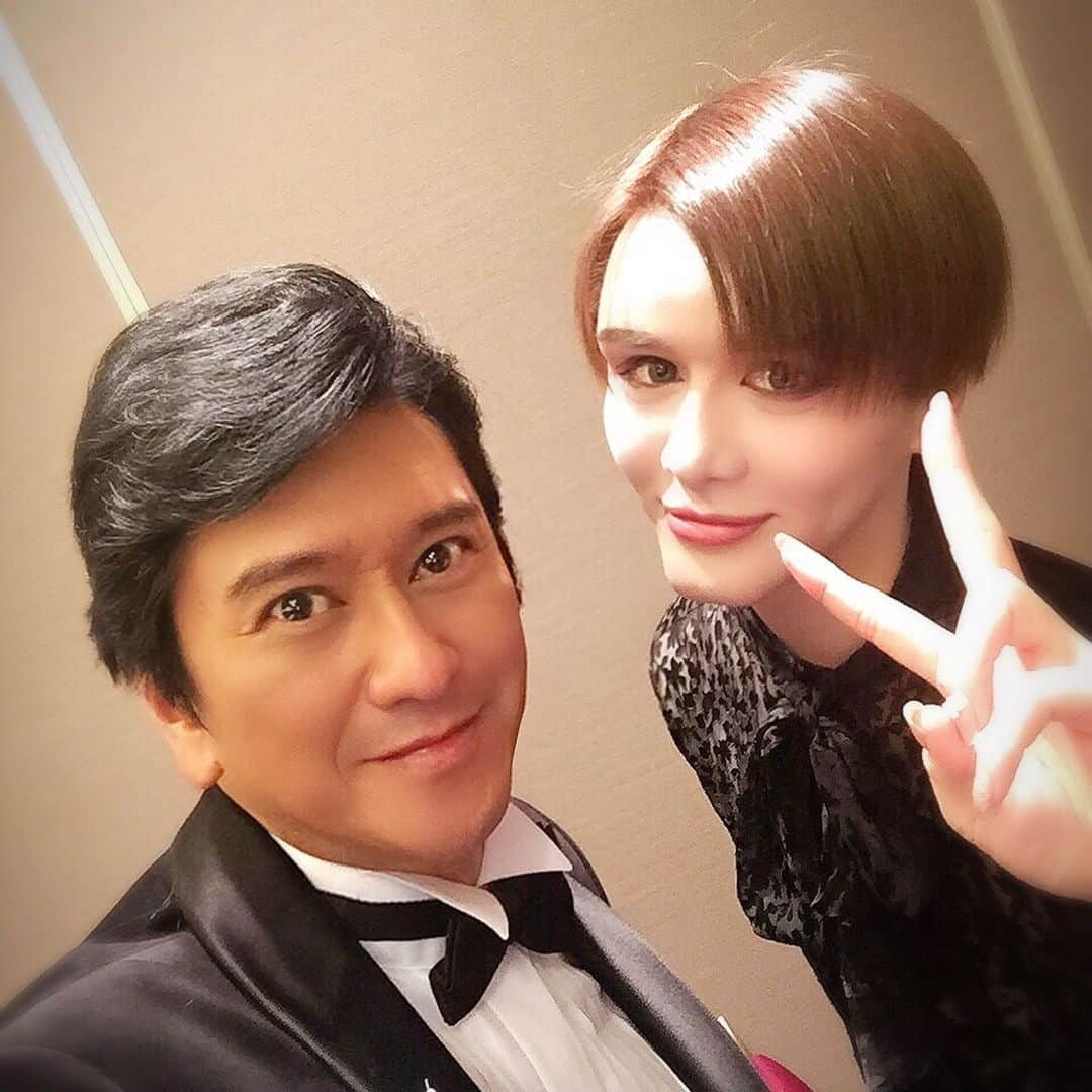 川崎麻世さんのインスタグラム写真 - (川崎麻世Instagram)「Mattくんから約束のハッピーオーラにMatt化してくれた写真が送られて来た😊 Mattくん Mattっとったで〜😂 なんかバービー人形の世界みたいで楽しいね🤣 しかし俺、誰がに似てるが思い出せない😆 Matt化された写真とスライドして見比べてみてね😆  #Matt化 #matt  #川﨑麻世 #川崎麻世  #バービー人形」1月27日 12時45分 - mayokawasaki