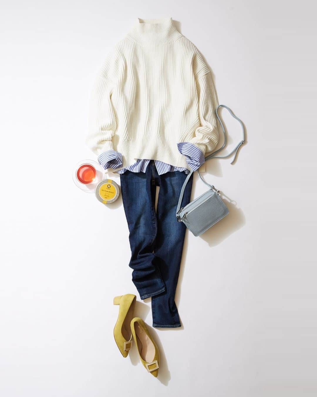 ルミネ公式のインスタグラム：「白を際立たせる品ある重ね着テクニック #ハイネックプルオーバー ¥12,000+TAX #spickandspan #コクーンシャツ ¥14,000+TAX #adametrope #デニムパンツ ¥19,000+TAX #spickandspan #ミニショルダー ¥11,000+TAX #letalon #クリアバックルパンプス ¥9,500+TAX #letalon ・ #lumine #ルミネ #ルミネ大宮 https://magazine.lumine.ne.jp/?p=86985 ※商品の価格や取り扱い状況は撮影時点のもので、変更になることがあります。」