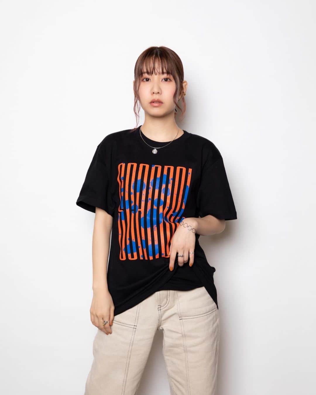SCANDALさんのインスタグラム写真 - (SCANDALInstagram)「SCANDAL WORLD TOUR 2020 "Kiss from the darkness" GOODS  SCANDAL T-shirt 2020(BLACK)  SIZE:S/M/L/XL ※写真はMサイズ着用 ¥3,000(+TAX)  #scandal #kftd」2月25日 18時00分 - scandal_band_official