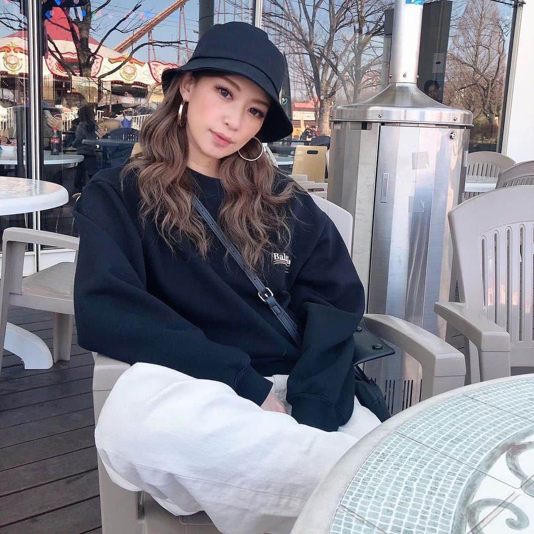 長谷川唯のインスタグラム：「・ ・ 昨日はよみうりランドに初めて行ってきたよ🎡🎢遊園地ってどこでも楽しい〜🤹🏼‍♂️近くに銭湯もあったから最後はゆっくりして充実した一日だった♡素敵な週末やぁ✨ ・ ・ #よみうりランド #遊園地 #me #・ ・ 昨日はよみうりランドに初めて行ってきたよ🎡🎢遊園地ってどこでも楽しい〜🤹🏼‍♂️近くに銭湯もあったから最後はゆっくりして充実した一日だった♡素敵な週末やぁ✨ ・ ・ #よみうりランド #遊園地 #me #amusementpark #happy #love」
