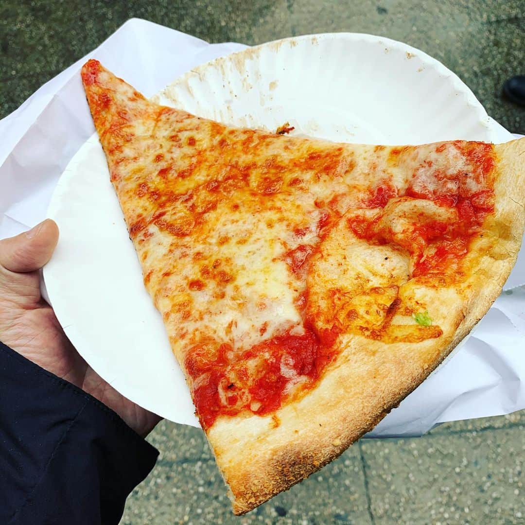 白井眞輝さんのインスタグラム写真 - (白井眞輝Instagram)「Little Italy pizza in Manhattan. I might eat 5 times in this trip. マンハッタンのリトルイタリーピザの1番プレーンなやつ。 この旅で5回は食べたかもです。」2月25日 17時09分 - masakishirai_alexandros