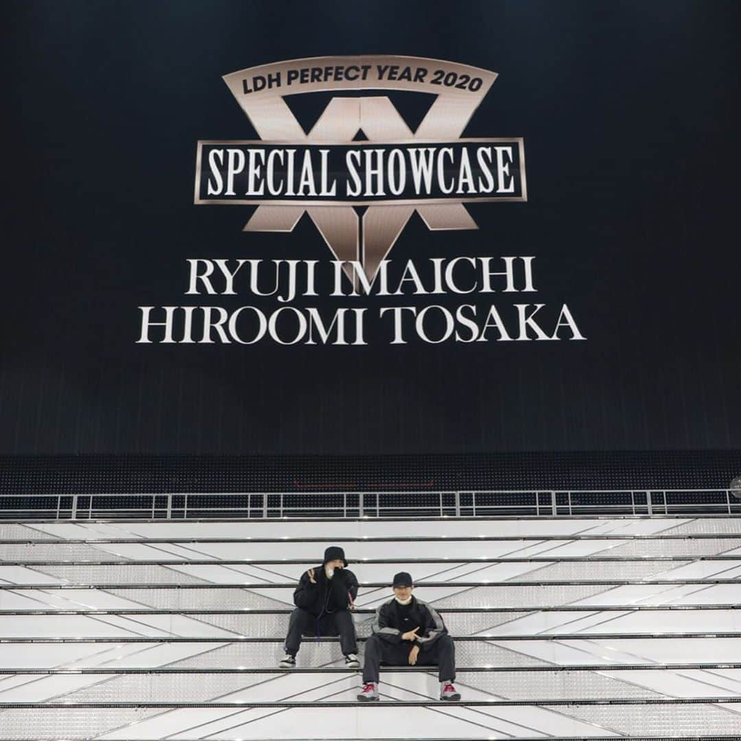 今市隆二さんのインスタグラム写真 - (今市隆二Instagram)「次は埼玉公演！頑張りまーす✨ #SPECIALSHOWCASE #THEFINAL @jsbryuji_official @3jsb_hiroomi_tosaka」2月25日 17時02分 - jsbryuji_official