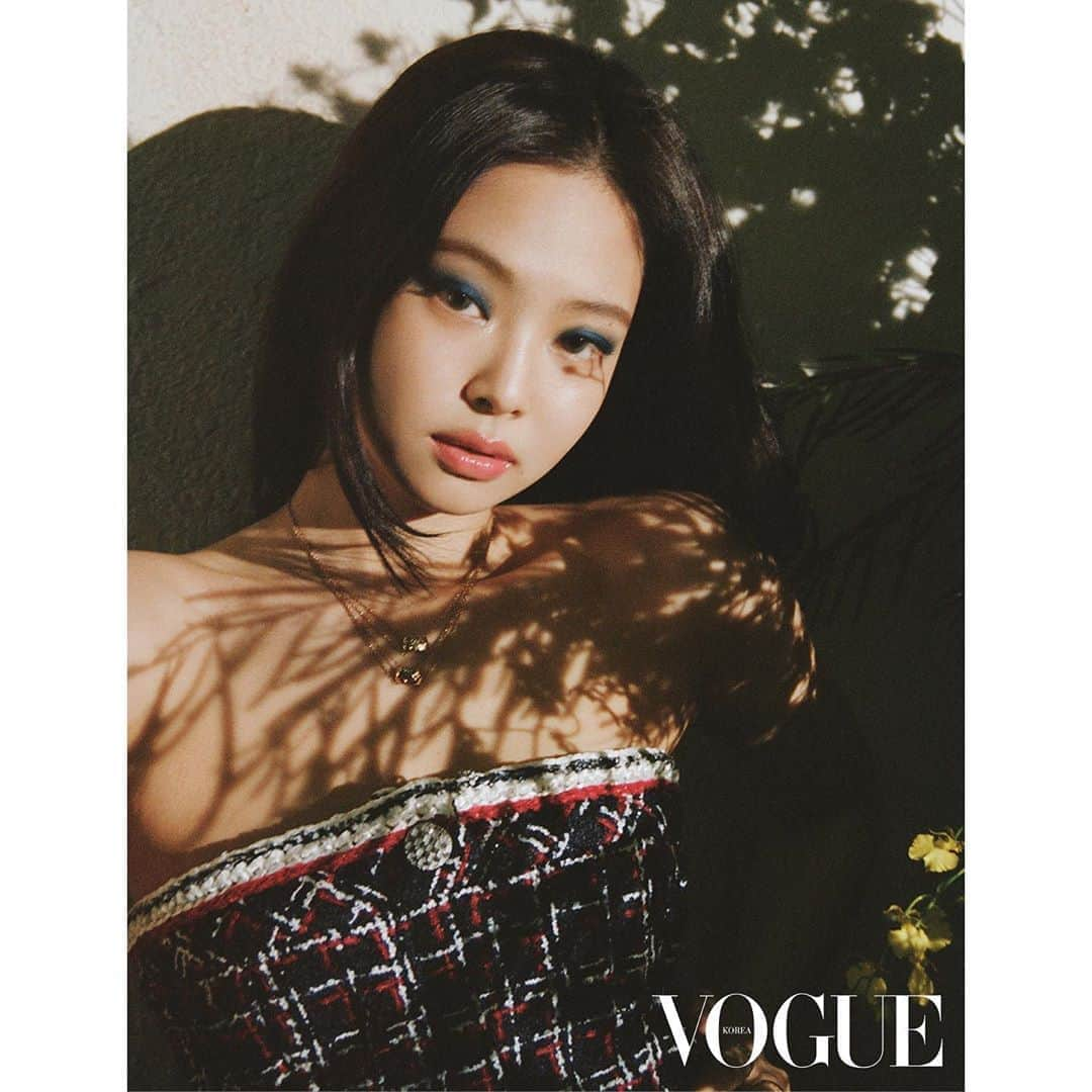 ジェニーさんのインスタグラム写真 - (ジェニーInstagram)「VOGUE COVER  by @petrafcollins .」2月25日 17時32分 - jennierubyjane