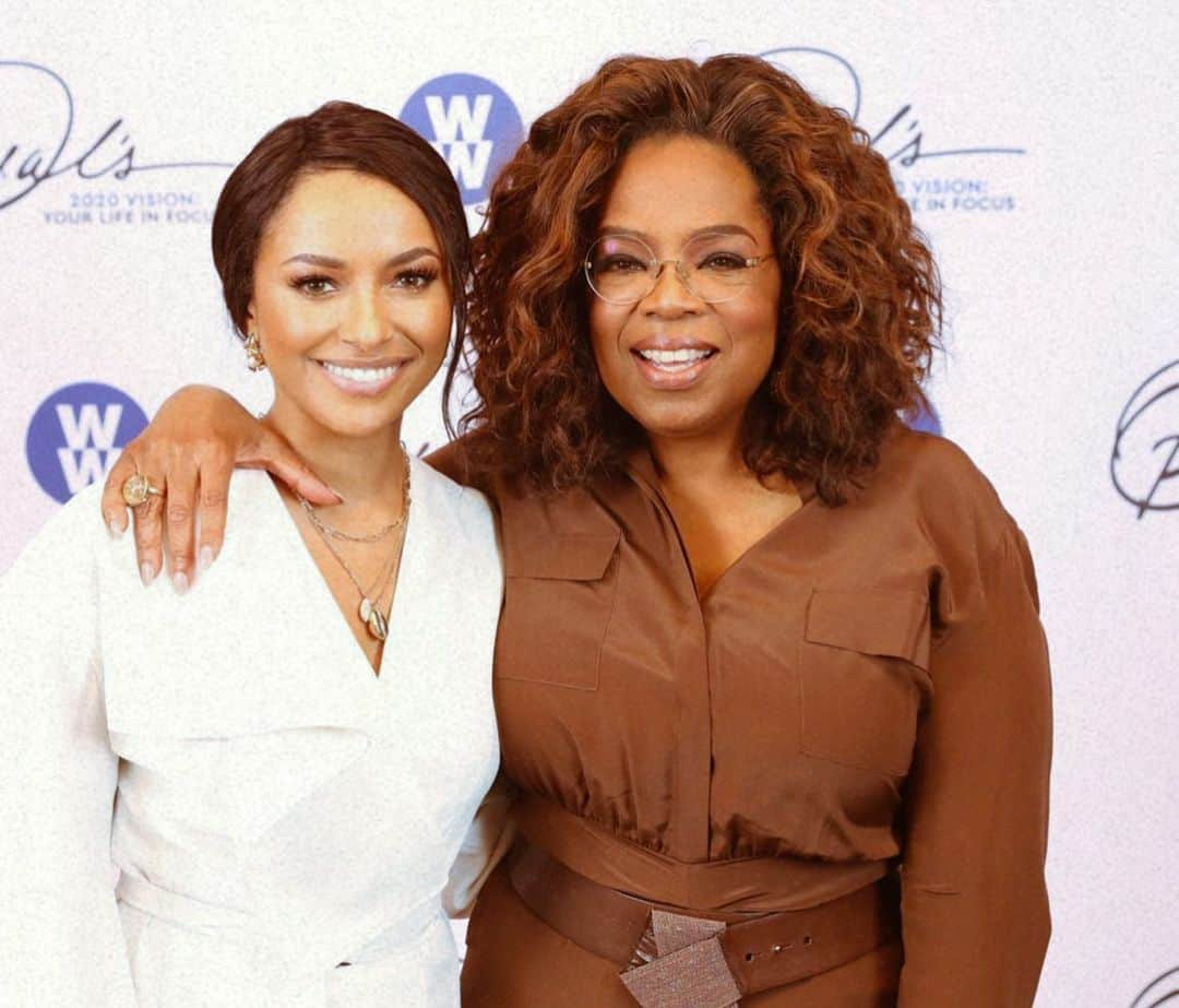 カテリーナ・グレアムさんのインスタグラム写真 - (カテリーナ・グレアムInstagram)「WHAAAAAA!!!!!! I met my idol @oprah this weekend!!!!! There are those few people in the world that do more than just inspire you... they move you, they teach you, they guide you, they focus you... they get you to know yourself better. Anyone that knows me well knows my idols have always been Oprah, Deepak and Janet lol.  From Oprah’s producing, her fierce work towards wellness, self awareness, and her humanitarian work, she’s undoubtably influenced my path. There is only one Oprah!!! This was one of my biggest dreams come true... Thank you @polisg and @deepakchopra for helping make the girl that had nothing to now a little something’s dreams come true.  Inspired and even more excited to continue to explore wellness, energy and consciousness for you guys with the limitless Deepak on #theconsciousnesscollective #gratitude #oprah #oprahs2020visiontour」2月25日 8時59分 - katgraham