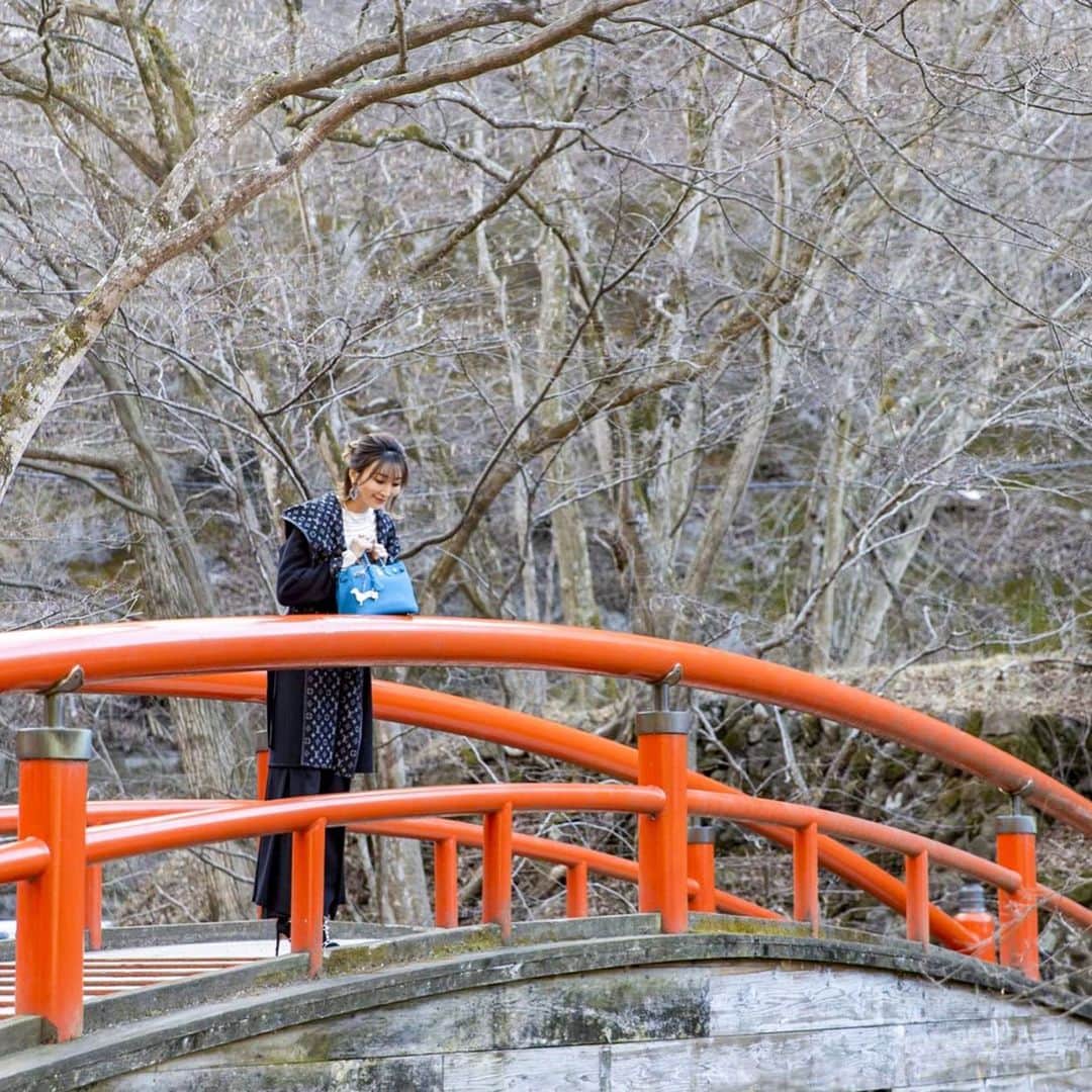 JUNKO（飯田順子）さんのインスタグラム写真 - (JUNKO（飯田順子）Instagram)「泊まった #奥伊香保旅邸諧暢楼 から すぐ行ける #河鹿橋 に ・ 冬の感じも悪くないよ🤗 紅葉🍁の時期はライトアップもあって綺麗みたい😊 ・  お宿は @relux_jp で予約したよ ちなみに私の招待コード経由で予約すると10%offになるよ😊 招待コード→ 【IP_GPUZ7】です」2月25日 9時16分 - jun__ko_
