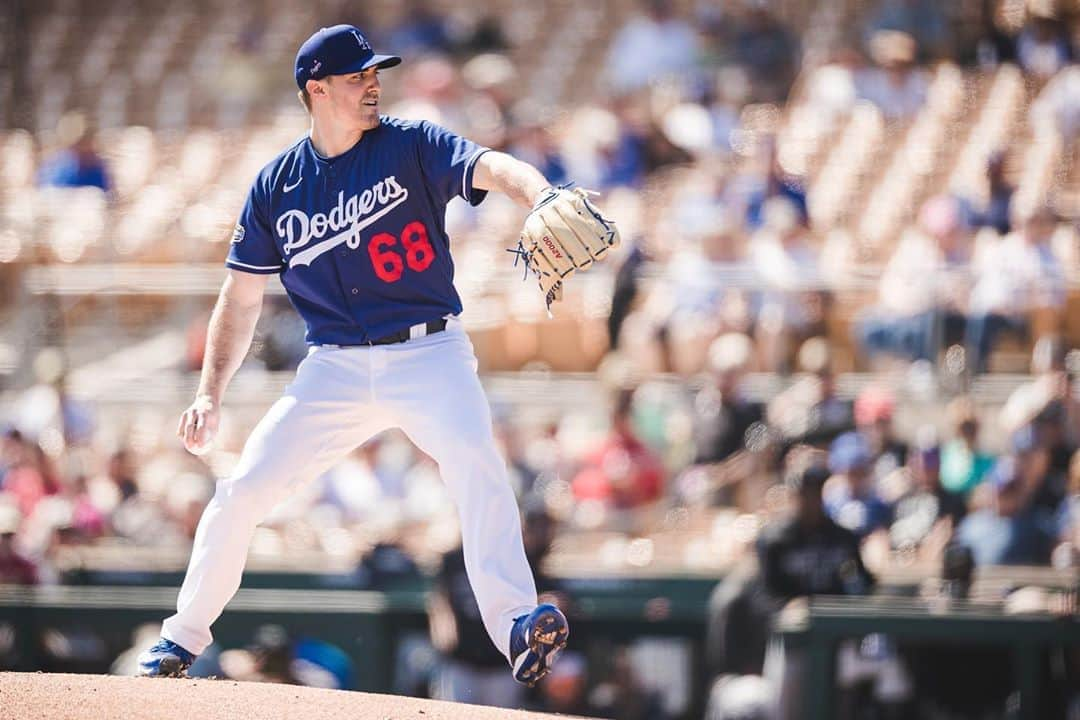 ロス・ストリップリングのインスタグラム：「2020 season officially underway! #Dodgers #ST2020」