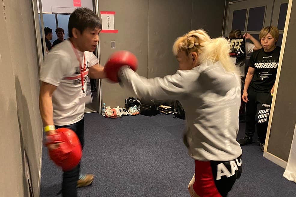 阿部裕幸さんのインスタグラム写真 - (阿部裕幸Instagram)「DEEP JEWELS 28 AACC女子部 1勝2敗 皆さま応援ありがとうございました🙏🏻 まだまだこれから... AACC female fighter’s 1 won 2 loss yesterday. I think more train hard we can change level. We can do it!!! Thank you support everyone.  #aacc #aaccmma #aacc大森 #grappling #catchwrestling #nogi #無料体験できます #aacc楽しいですよー #生徒募集中 #仲間募集中  #aacc女子部 #レスリング #キャッチレスリング #総合格闘技 #女子格闘技 #femalefighter #jiujitsu #柔術 #格闘技やるならAACC #女子MMAならAACC #ココロとカラダを強くする #仲間 #team #何事も基本が大事 #チーム一丸 #deepjewels28 #deepjewels」2月25日 9時31分 - abeani111
