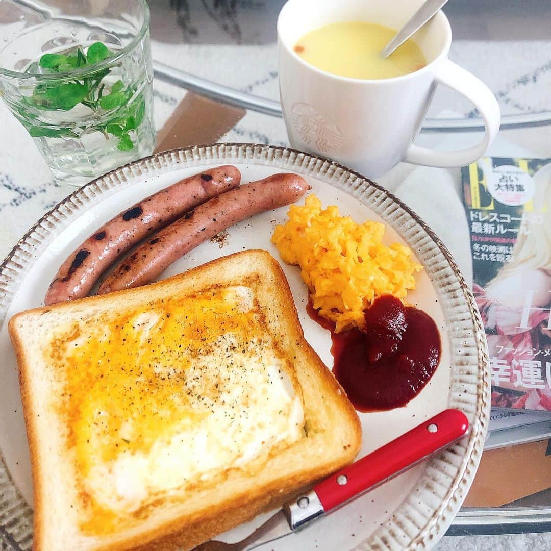 悠衣さんのインスタグラム写真 - (悠衣Instagram)「🥪🍳 休日の朝ごはん　 食べすぎた苦し、、」2月25日 9時48分 - yu1_1987