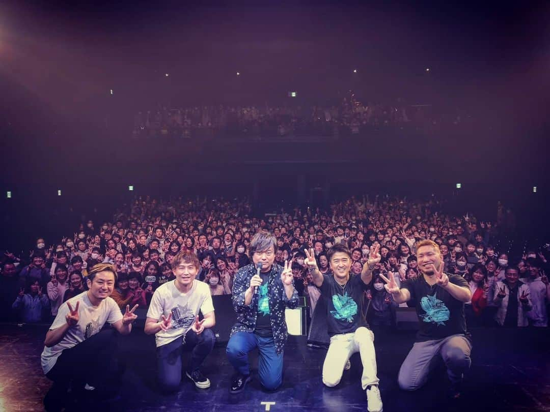 池森秀一さんのインスタグラム写真 - (池森秀一Instagram)「Break22ファイナル♪ 昨夜Zepp Fukuokaにて、無事にLIVE JOY-Break22の幕が閉じました。天候も晴れ☀️ファイナルに相応しい盛り上がりで幸せな時間でした。みんな本当に、ありがとう‼️ #DEEN #vocal #池森秀一 #music #musicproducer #livejoy #break22 #山根公路 #侑音 #石田純 #矢野顕太郎 #zeppfukuoka」2月25日 10時40分 - ikemori_shuichi