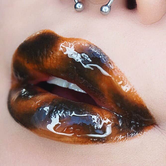 Sayaka Obaraのインスタグラム：「One of my favorites💋 #tb  Inspired by @alexirmua #tortoiseshell eye look🖤 @meltcosmetics #melt710 lipstick, #meltclassic , #meltrust & #meltdarkmatter eyeshadow. @nyxcosmetics mega shine clear gloss. . . #meltcosmetics #nyxcosmetics」