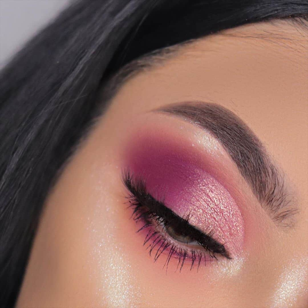 Anastasia Beverly Hillsさんのインスタグラム写真 - (Anastasia Beverly HillsInstagram)「💕 #abhxamrezy palette on eyes & brow powder on brows 💕 @nerizyy」2月25日 11時14分 - anastasiabeverlyhills