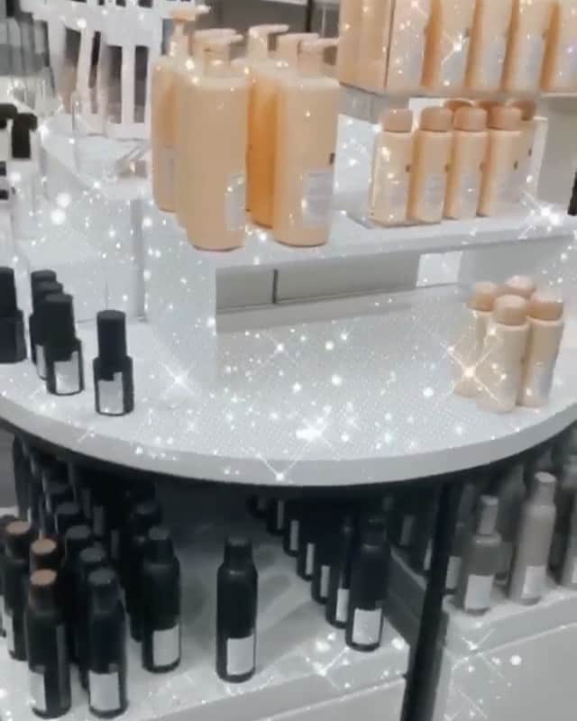 Kristin Essのインスタグラム：「Someone sent me this and I’m just kinda sitting here drooling 🤤🤤🤤 @target」