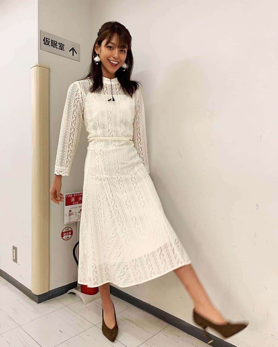 岡副麻希さんのインスタグラム写真 - (岡副麻希Instagram)「🍓﻿ 今夜【#教えてもらう前と後】﻿ #TBS 系列（20時〜）出演します👩🏽‍⚖️✨﻿ ﻿ みなさん生コショウ、ご存知ですか？﻿ 私ははじめましてだったのですが﻿ 最強調味料と出会えた気がしました🥺☀️﻿ #こんな食べ方があるなんて#美味﻿ ﻿ クイズはみなさんもテレビの前で﻿ ぜひ一緒に、勝負してくださいね❣️❣️﻿ #温泉にいきたくなるよ#🤤 #生コショウ#クイズ#極上温泉﻿ ﻿ 衣装﻿ #laboutiquebonbon﻿」2月25日 11時39分 - maki_okazoe_official