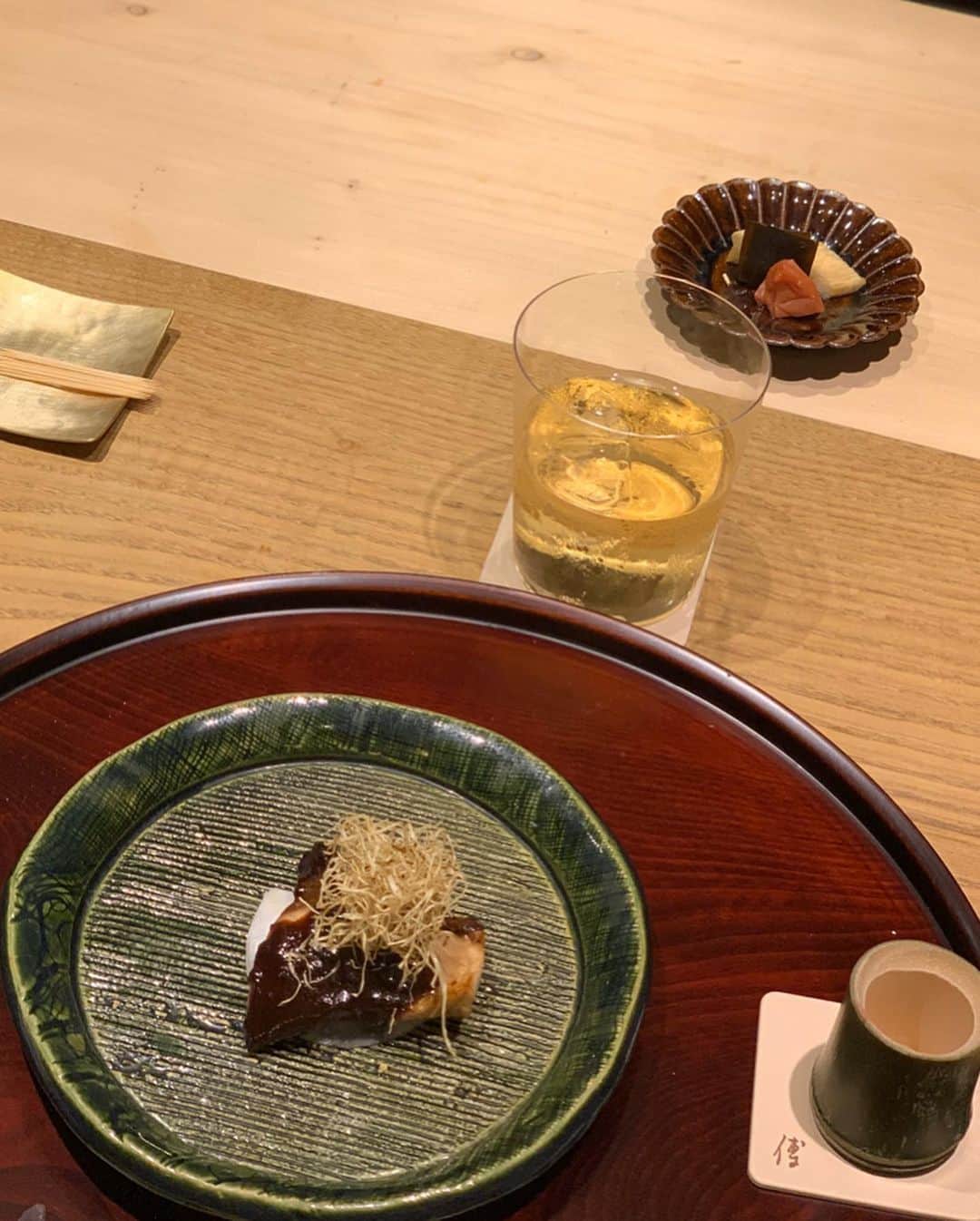 沢瀉美緒さんのインスタグラム写真 - (沢瀉美緒Instagram)「※Japanese cuisine winter edition 💛 . 大好きな和久傳✨ 今回は室町和久傳にて 間人蟹のコースを🦀 . 冬の京都では食べない訳には 行かない蟹‼️‼️笑 . ◆蟹味噌 ◆唐墨のお餅包み ◆海老芋と玉ねぎの焼いたん ◆甲羅酒 ◆蕗の薹が入ったお蕎麦 ◆焼物 ◆蟹玉丼 . 珍しいチョイスで蟹玉丼を💛 . 程よい甘さがとっても美味しくペロリと 平らげました。笑 . . #間人蟹 #和久傳 #室町和久傳 #wakuden #japanesecuisine #日本料理 #懐石料理 #ミオログ #kyoto #京都」2月25日 12時05分 - mio_omodaka