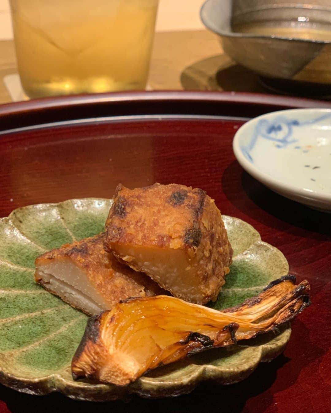 沢瀉美緒さんのインスタグラム写真 - (沢瀉美緒Instagram)「※Japanese cuisine winter edition 💛 . 大好きな和久傳✨ 今回は室町和久傳にて 間人蟹のコースを🦀 . 冬の京都では食べない訳には 行かない蟹‼️‼️笑 . ◆蟹味噌 ◆唐墨のお餅包み ◆海老芋と玉ねぎの焼いたん ◆甲羅酒 ◆蕗の薹が入ったお蕎麦 ◆焼物 ◆蟹玉丼 . 珍しいチョイスで蟹玉丼を💛 . 程よい甘さがとっても美味しくペロリと 平らげました。笑 . . #間人蟹 #和久傳 #室町和久傳 #wakuden #japanesecuisine #日本料理 #懐石料理 #ミオログ #kyoto #京都」2月25日 12時05分 - mio_omodaka
