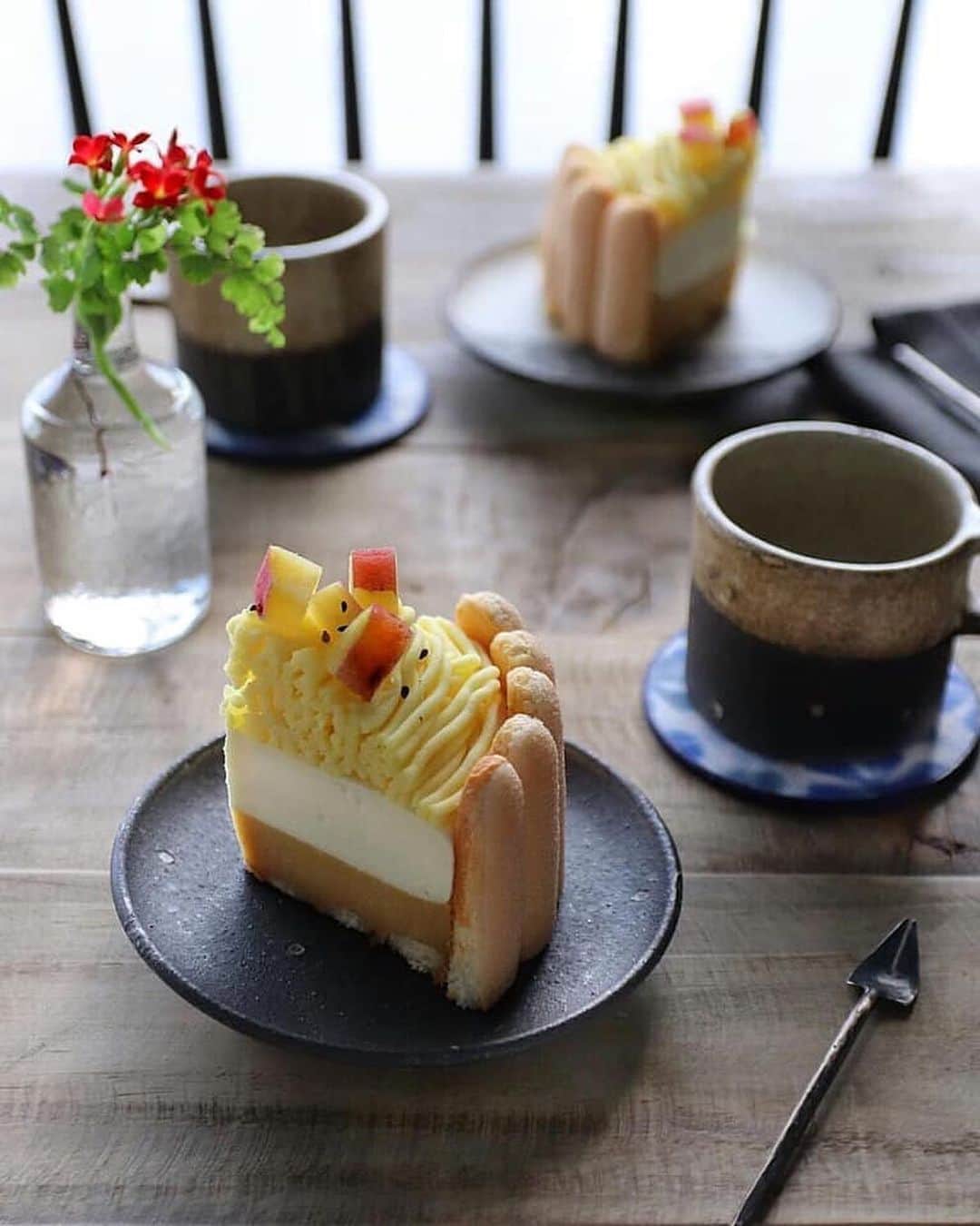 キタノ商事株式会社さんのインスタグラム写真 - (キタノ商事株式会社Instagram)「🇫🇷ピエール ビスキュイットリー [バンビーニ] ナチュラルな原料で作られたフランス産のフィンガービスケット[バンビーニ]は、手作りのシャルロットケーキに大活躍。ケーキの周りをくるっと囲えば存在感たっぷりのケーキに。 ナチュラルな原料でできたやさしい甘さとサクサクほろりとした軽い食感は、ママとおこさまが一緒に食べられるおやつとしても◎。 ・ photo by @chocomerrys イベントやブランドの情報はこちら @kitano_pr ・ #キタノ商事 #ピエールビスキュイットリー #Pierrebiscuiterie #バンビーニ #Bambini #フランス #世界のおいしさをキタノから ・ #フィンガービスケット #シャルロットケーキ #おうちデザート #手作りデザート #手作りケーキ #パケ買い #お菓子作り #手作りおやつ #輸入菓子 #おやつタイム #おやつの時間 #こどものおやつ #3時のおやつ」2月25日 12時06分 - kitano_kk