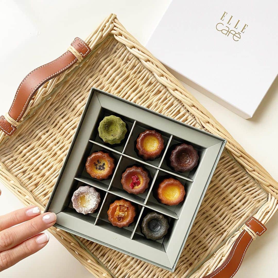 のインスタグラム：「gluten free canelé🔔🔔🔔 ・ ELLE cafeのグルテンフリーのカヌレ♥︎ めちゃくちゃ美味しい〜(◜◡◝ ) ・ みずほちゃんありがと♡😘 ・ ・ #ELLEcafe #カヌレ #グルテンフリー #グルテンフリースイーツ #Canelé #canele #glutenfree #glutenfreesweets」