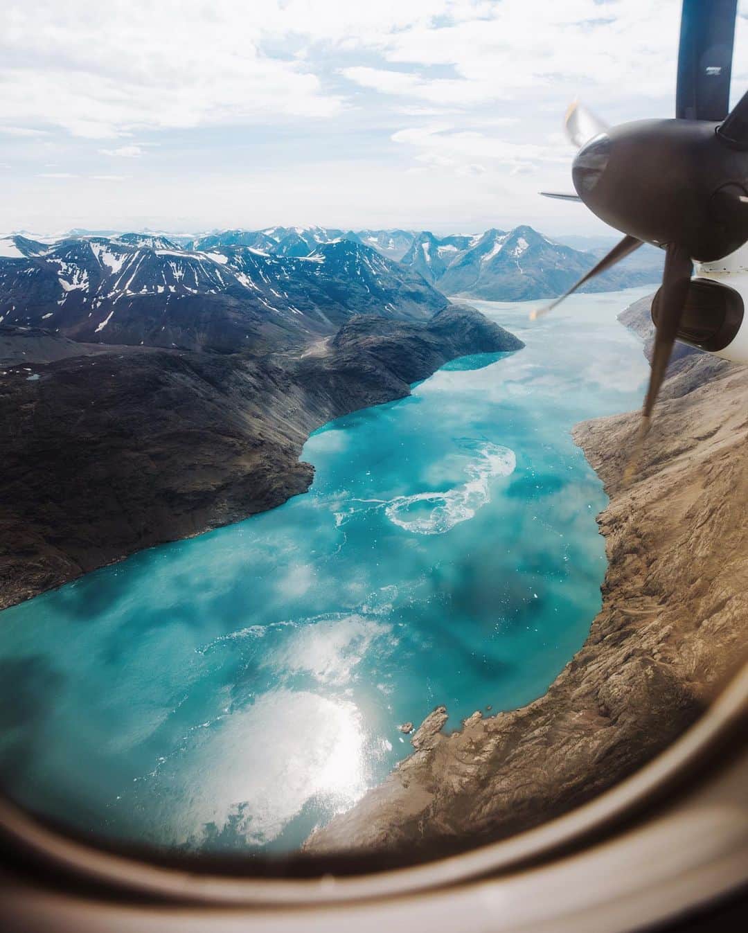Alex Strohlさんのインスタグラム写真 - (Alex StrohlInstagram)「This summer, landing in Greenland for the first time in my life, drooling on the window. I drafted this quick journal entry that same evening.」2月25日 12時43分 - alexstrohl