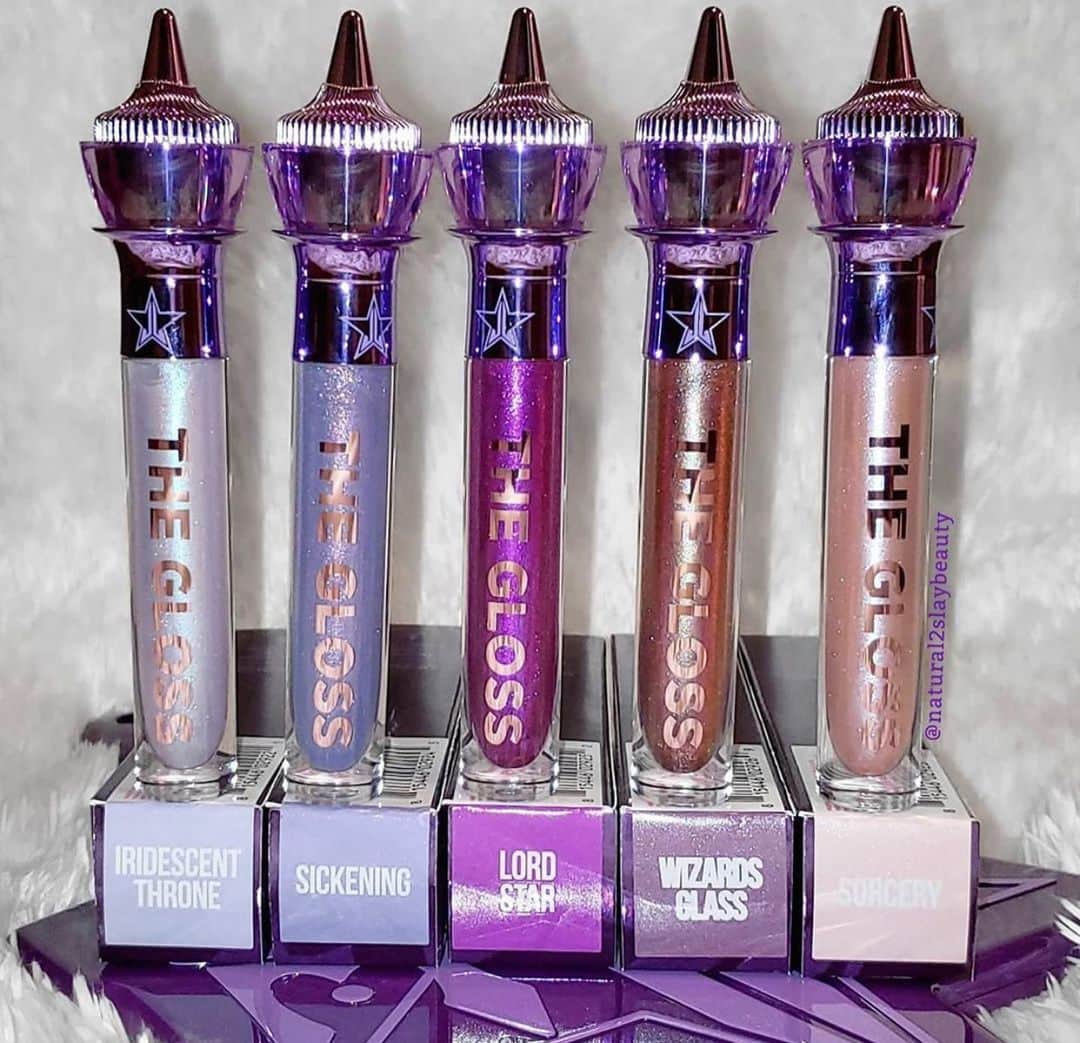 Jeffree Star Cosmeticsさんのインスタグラム写真 - (Jeffree Star CosmeticsInstagram)「Talk about sickening 🤤@natural2slaybeauty shows off all 5 limited edition lipgloss shades from the #BLOODLUST collection 💜🩸❤️ Which one is your favorite? 🔮#jeffreestarcosmetics #bloodlust #thegloss」2月25日 13時00分 - jeffreestarcosmetics