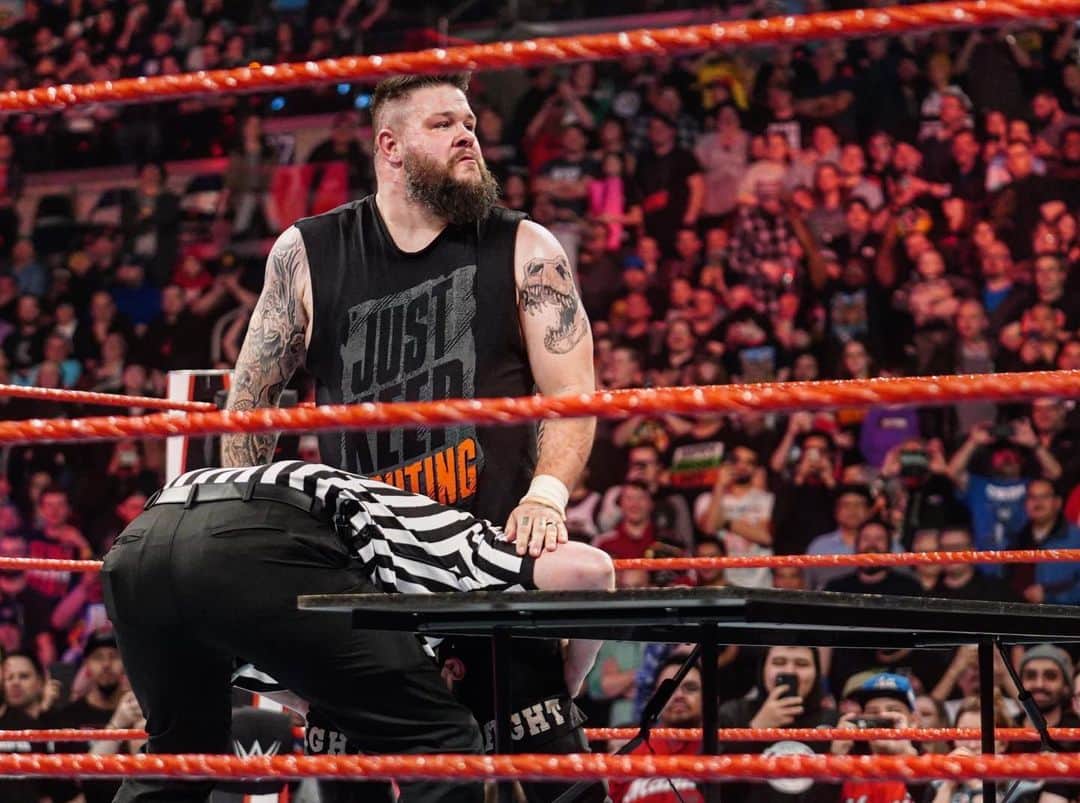 WWEさんのインスタグラム写真 - (WWEInstagram)「As if #KevinOwens didn’t already have a difficult match with @randyorton... now @WWERollins has WWE Officials following his cause?!? #RAW」2月25日 13時15分 - wwe