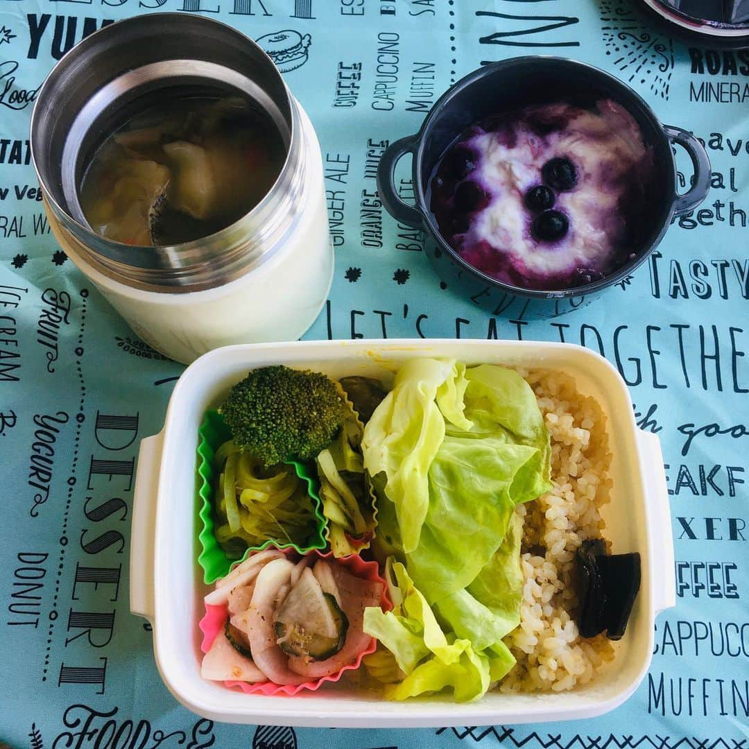 藤井快さんのインスタグラム写真 - (藤井快Instagram)「Meal photo vol.5 • 今回はお弁当シリーズ • ついにストレス期がやってきた！🤬 ここが正念場！ 乗り越える！🍦🍮🍰🎂😩 • #減量飯 #野菜スープ #常備菜 #お弁当  #お腹減った」2月25日 14時15分 - fujii_kokoro