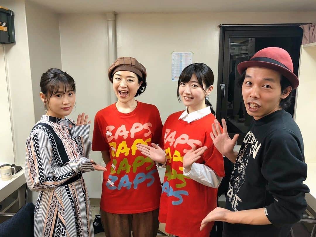 のインスタグラム：「. . 昨日はしゅはまさんご出演 #バレンタインブルー を 観劇させて頂いてきました✨ 観劇後は上田さんと 前島さんとしゅはまさんとアフタートーク！ しゅはまさんが司会してくれました🌸 しゅはまさんと前島さんの あっかい親子関係、しゅはまさんの 優しさとか愛情とか あのシーンではなんかスイッチはいってしまって 涙と鼻水がとまりませんでした。 隣に座ってたマネージャーが 突然スイッチ入りましたねって ドン引きするくらい号泣してましたwww  上田さんとしゅはまさんがいると すごくほっとする😂  アフタートークだけの出演だったのに ファンの方が沢山 来てくれてたの舞台上から見えました！ プレゼントやお手紙もありがとう。 遠い所から来てくれてた方も 本当にありがとう‪‪☺︎‬ 最近、イベントなどもなかなか出来ず 皆さんに会えてませんが 今年は1回はイベントしたいです！  おわり！  #バレンタインブルー #博品館劇場」