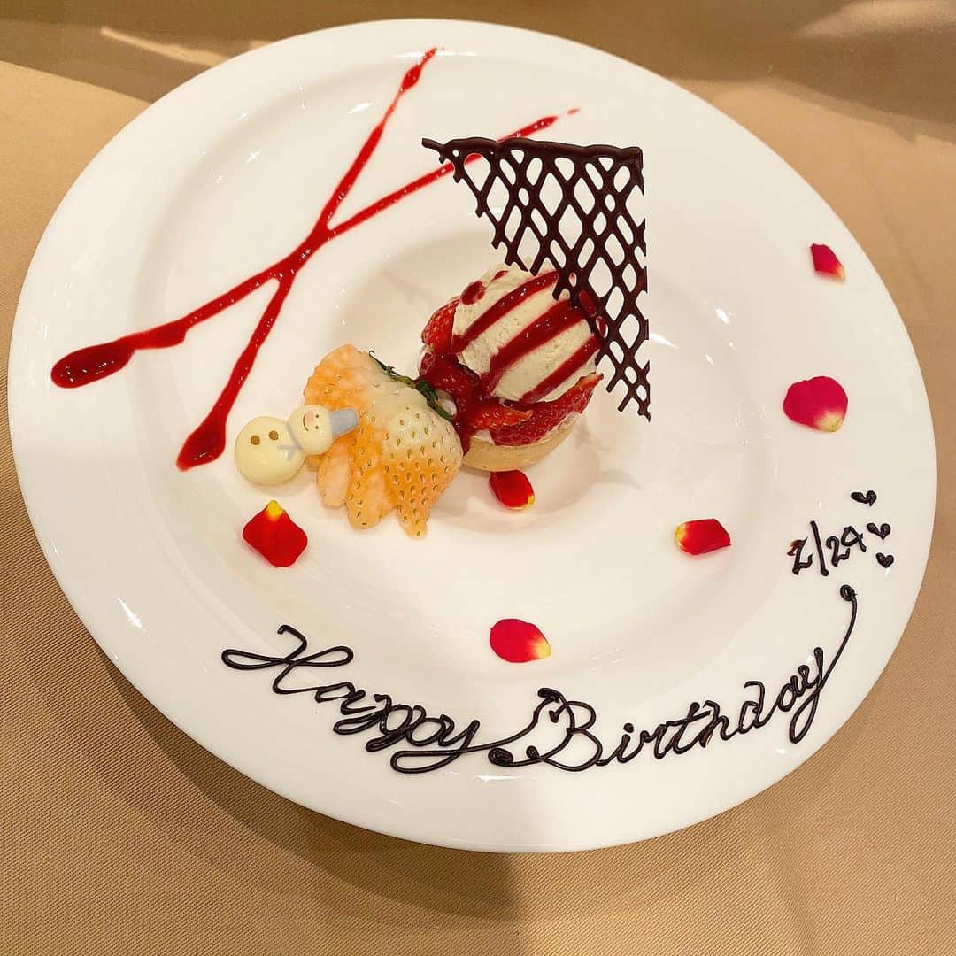 CAFFE GIORGIO Toyama カフェジョルジオさんのインスタグラム写真 - (CAFFE GIORGIO Toyama カフェジョルジオInstagram)「ㅤㅤㅤㅤㅤㅤㅤㅤㅤㅤㅤㅤㅤ  CAFFEGIORGIOでは、 誕生日や、記念日などでご利用していただいた方に デザートにメッセージを付けさせていただいております🕯  ご希望のお客様お気軽に、スタッフまでお声がけくださいませ🙇🏻‍♂️！ ㅤㅤㅤㅤㅤㅤㅤㅤㅤㅤㅤㅤㅤㅤㅤㅤㅤㅤㅤ ㅤㅤㅤㅤㅤㅤㅤ また、今週は明日、明後日営業しております。 ご来店お待ちしております🍽  #caffegiorgio #富山ランチ #富山ディナー #完全予約制ディナー #富山グルメ #富山カフェ #カフェジョルジオ #富山プレート #ヴィラグランディス #villagrandis  #villagrandistoyama #villagrandisweddingresort  #ヴィラ嫁 #富山結婚式場 #結婚式場 #結婚式場ランチ #ヴィラグランディス富山」2月25日 15時04分 - caffe_giorgio_toyama