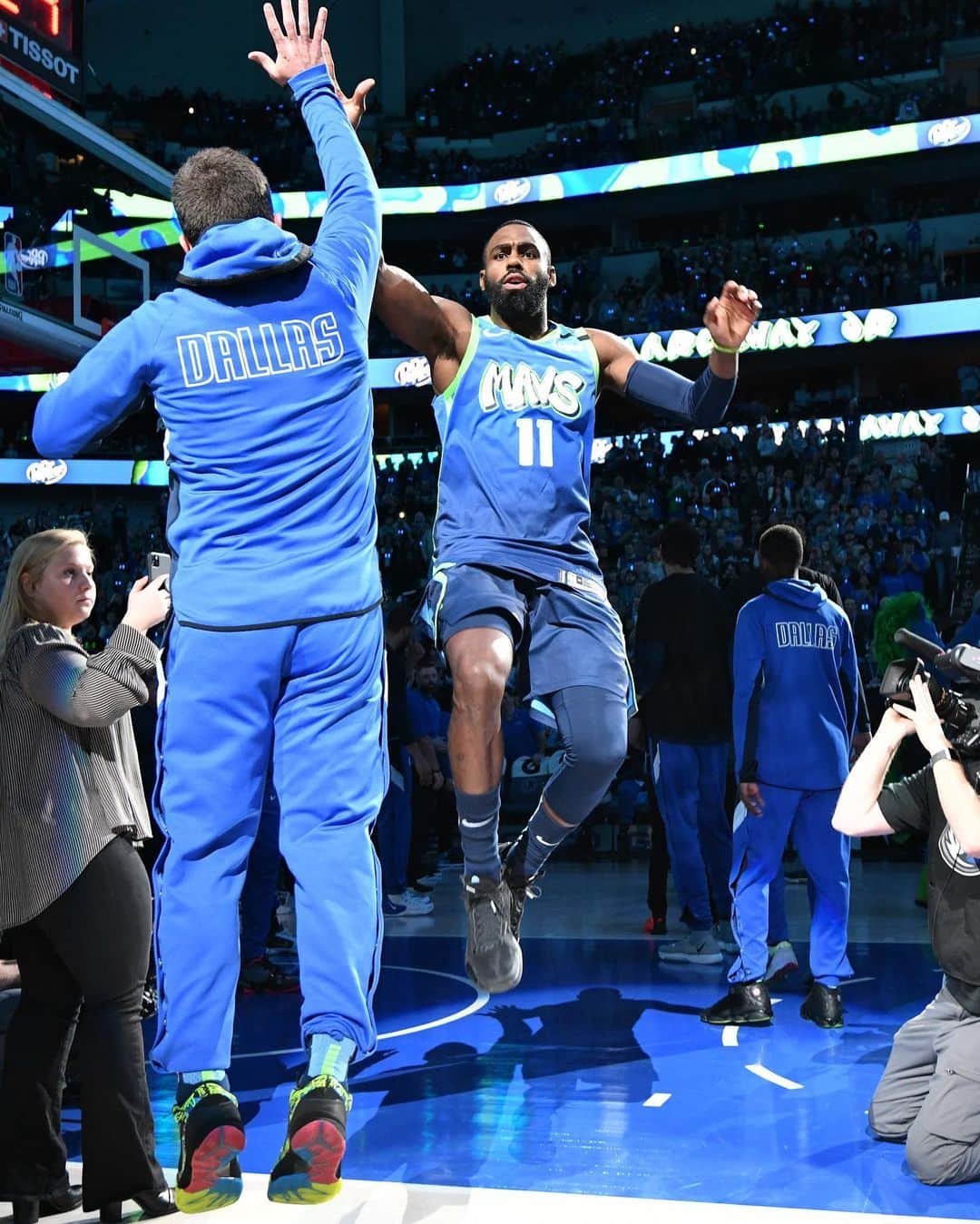 ティム・ハーダウェイ・ジュニアのインスタグラム：「Fun night in the AAC!!! Way to show out fellas. #ottno #mffl」
