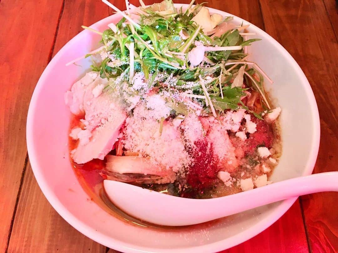 B JIRUSHI YOSHIDAさんのインスタグラム写真 - (B JIRUSHI YOSHIDAInstagram)「【代官山LUNCH】 【店名】トロケの台所 【メニュー】アンガスビーフとチーズの甘辛和え麺 【PRICE】¥1,250- 【一言】以前更新されたズワイガニと卵の和え麺が美味しそうだったので行ってみたら、残念ながらもうやっていないとの事。替わりにこちらを注文。ボリューム満点でチーズとの相性も良く、汁まで完食してしまいました。  #B印ランチ #代官山ランチ #代官山LUNCH #トロケの台所」2月25日 15時11分 - bjirushiyoshida