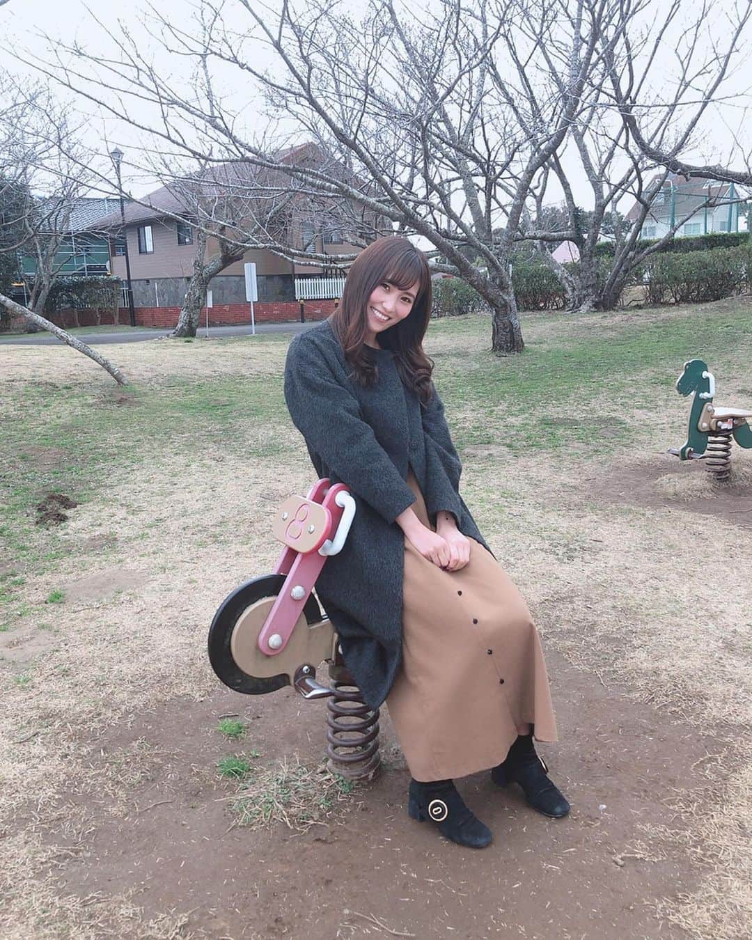 佐野友里子のインスタグラム：「公園で遊ぶアラサー女子☺️💛 . #千葉 #千葉県 #アラサー女子 #likeforlikes #followｍe #女子旅 #千葉の大使になりたいし #アイドル　#instagood #youtube #公園」