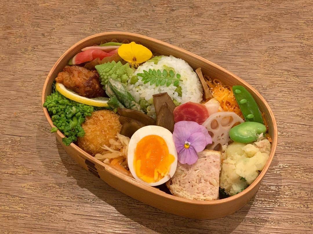 青山有紀さんのインスタグラム写真 - (青山有紀Instagram)「今日のお弁当料理教室もありがとうございました🌼🌸 作るのはもちろんですが、詰める時間もほんとに楽しいですよね😻💓 これからもぜひお弁当作りエンジョイしてくださいね💕 #青山有紀 #青山有紀ごはん」2月25日 15時39分 - yukiaoya