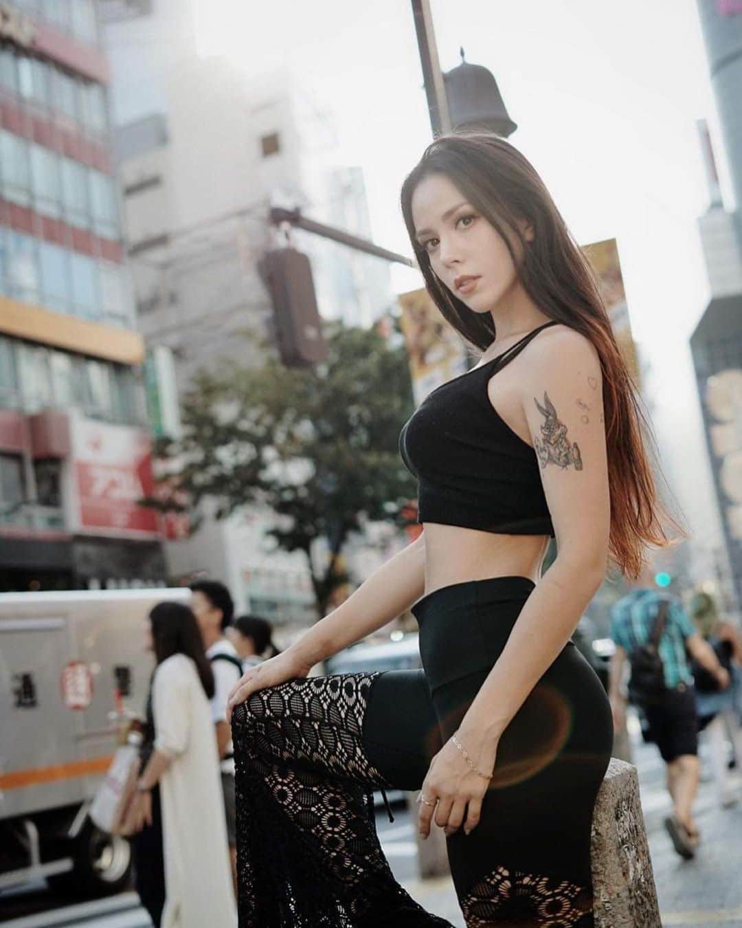 LuCyCoのインスタグラム：「・ ・ Byebye and thank you to 20's me. ・ It was hard, wonderful,magical time.  Throw away what I don't need. ・ New me from tommorow. See you soon , 30's yuka and lucyco . 👋 ・ ・ #226」