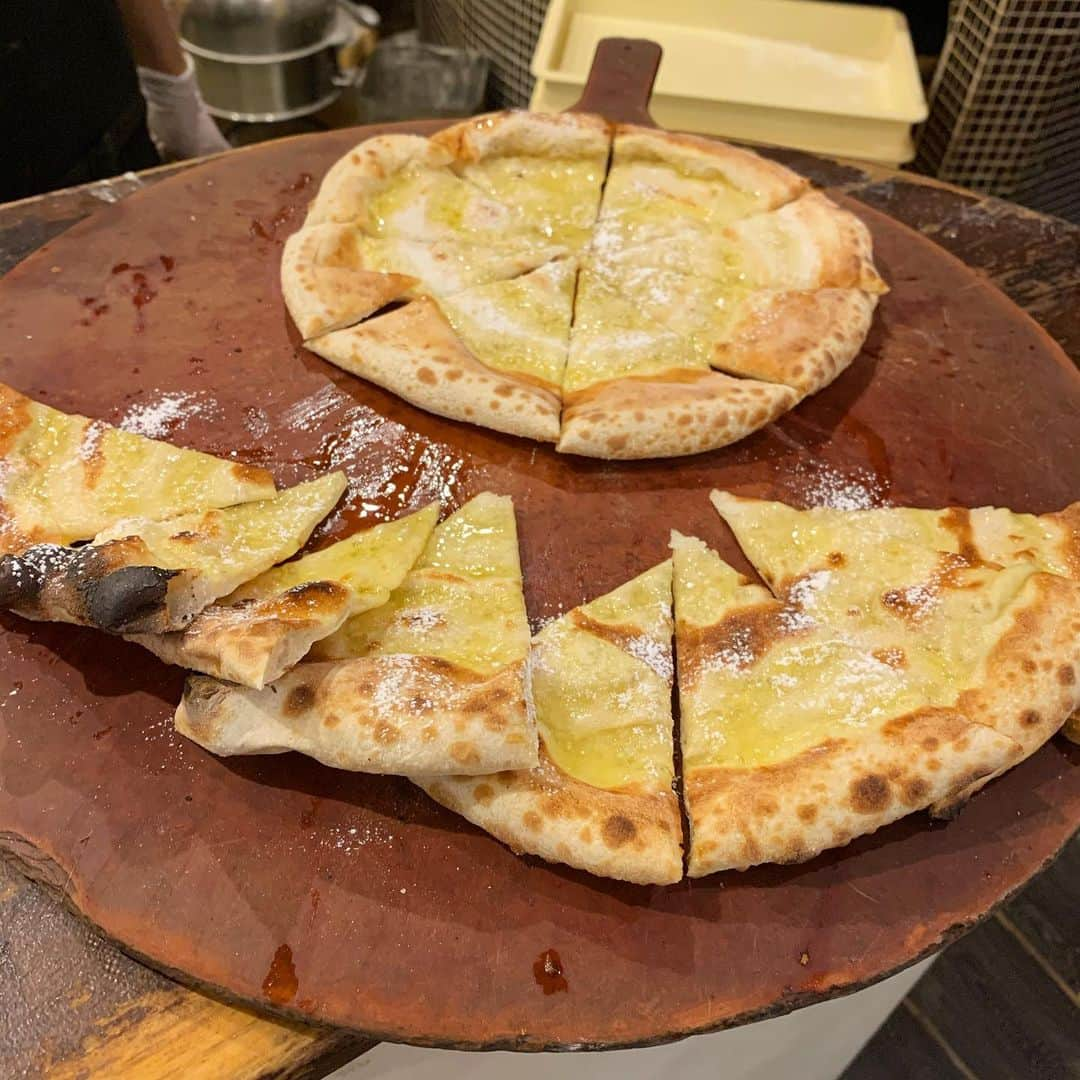 北村真姫さんのインスタグラム写真 - (北村真姫Instagram)「･ ･ ･ PATAPATA🍕 実家の方面にあるんだけど、 名前は聞いたことあったけれど 初めて行ったよ🍴( ¨̮ )💬💕 ピザ食べ放題やサラダ食べ放題！ 美味しかった～😋🍴💗 個人的にはシュガーバター🤤 ･ ･ ･ #パタパタ #PATAPATA #富士市 #静岡 #ピザ食べ放題 #🍕 #pizza #富士市カフェ #お店の #店員さんが #エスパルスファン #まきてぃ #北村真姫」2月25日 16時16分 - kitamura__maki