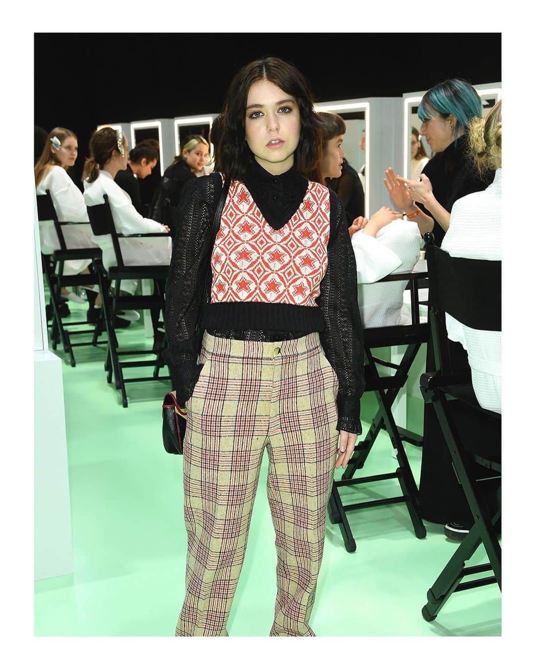 グッチさんのインスタグラム写真 - (グッチInstagram)「Guests at the #GucciFW20 women’s show: #DavikaHoorne @davikah captured with Gucci ambassador #IU @dlwlrma, #LindseyJordan from @snailmailband and #LizGoldwyn @goldilocksg. Watch the show through link in bio. @alessandro_michele  #AlessandroMichele #GucciDionysus #GucciSylvie1969 #mfw #GucciTheRitual」2月21日 20時48分 - gucci