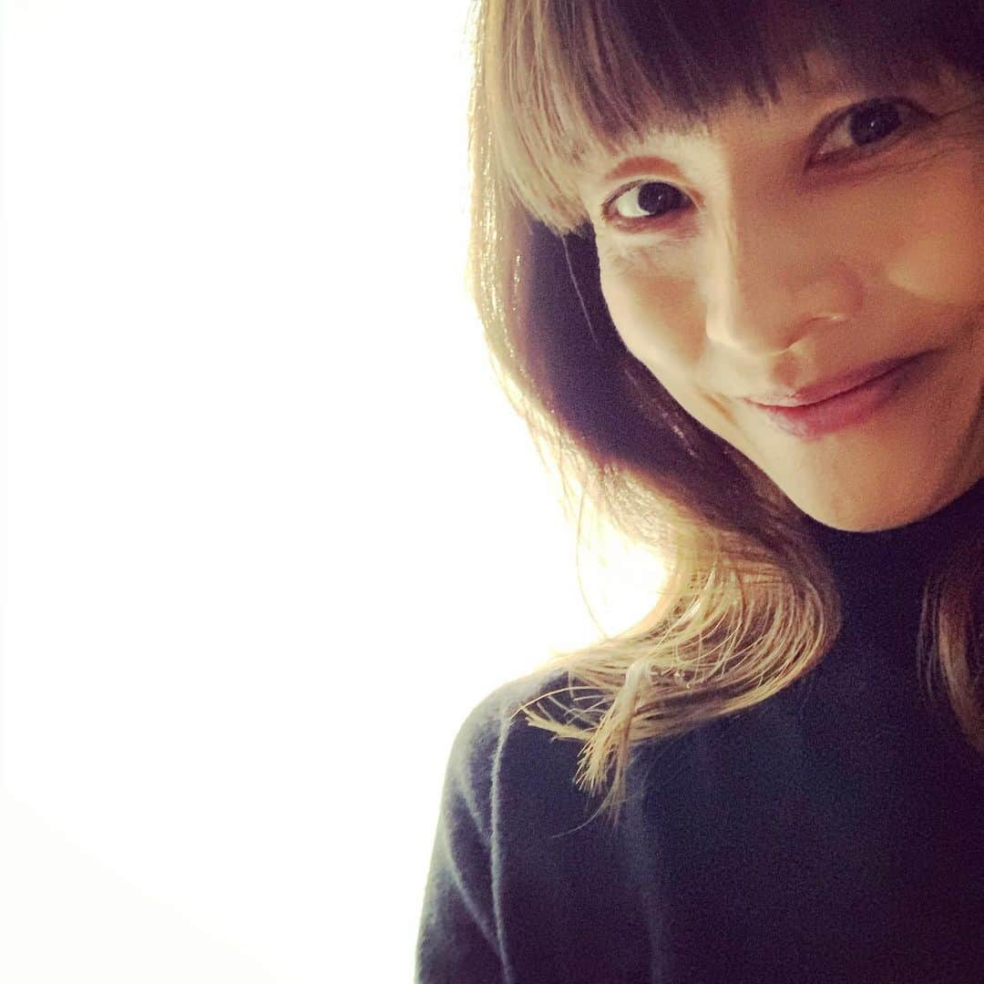 花田美恵子さんのインスタグラム写真 - (花田美恵子Instagram)「伸ばしてた前髪 やっぱり切っちゃいました〜✂️ @tadayukiabe さん、いつも有難うございます  #tokyo #stingray  #虎ノ門　#虎ノ門ヒルズ  #前髪カット #スッキリ　#やっぱりいいね」2月21日 19時36分 - hawaiimieko