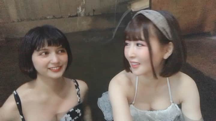 温泉はずきのインスタグラム：「栃木県にある　#北温泉　0109  名湯♨️北温泉さん！ 見所たくさんなので、まずはこちらから♨️ こちらは温泉プールの脇にある更衣室の中の内湯♨️ 他にも、有名な天狗👺の温泉など、順次ご紹介していきます！  こちらのホームページもよろしくお願いします！ http://onsen-hazuki.jp/onsen-report/  YouTubeもやってます。 湯めぐり女子ちゃんねる　で検索！  #温泉タレント　#溫泉 #hotsprings #온천 #混浴温泉 #bath #bathroom  #onsen♨️ #portrait #bad #spa #japanesegirls #bathspa #bathing #bathtime #bath  #温泉モデル  #風呂 #お風呂 #onsen #温泉アイドル #温泉タレント #銭湯女子 #onsenhotpools #quelle #thermalbad  #混浴 #温泉 #入浴」