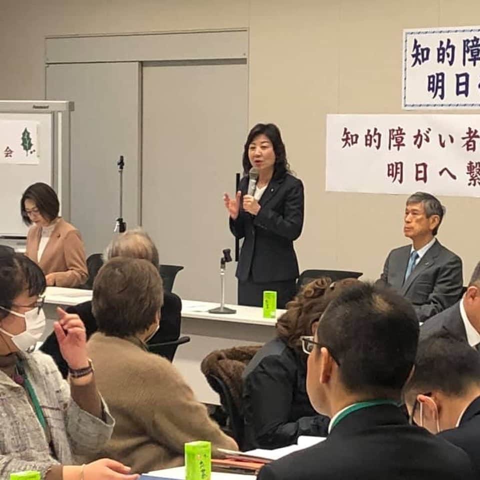 野田聖子さんのインスタグラム写真 - (野田聖子Instagram)「「知的障がい者の明日を考える議員連盟」において、この度、会長を拝命致しました。 この議連を通して、親亡き後も障がい者の方々の生活が守られるように、また知的障がい者の抱える諸問題と、明日に繋がる政策に取り組んで参ります。  #野田聖子 #知的障がい #障害者」2月21日 19時47分 - seiko.noda