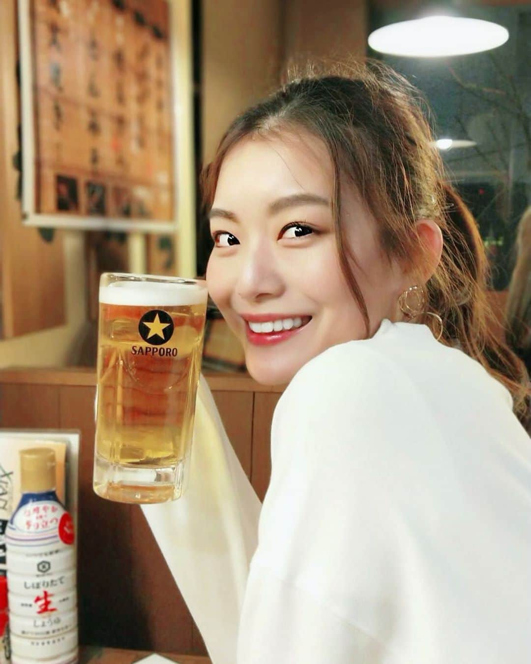 蜂谷晏海さんのインスタグラム写真 - (蜂谷晏海Instagram)「今日も乾杯🍻💖 蜂谷晏海の今日も乾杯 23:30〜放送です！ ストーリーにリンク貼ってますので良ければスワイプして聞いてね☺️ #ぷはあみら#今日も乾杯 #ビール女子#ビール好き #はちやとお疲れ様ビール  #はちやと乾杯」2月21日 19時51分 - hachiyaami