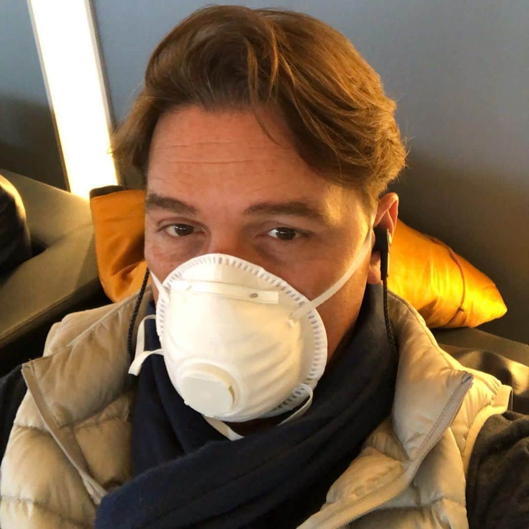 のインスタグラム：「.com 🇺🇸: Help to fighter the spread of the #coronavírus using the #mask and washing often your hands when you are in the airport or public areas like the stations. - - - 🇮🇹: Aiuta a combatterà la diffusione del coronavirus usando la maschera e lavando spesso le tue mani quando sei in aeroporto o in aree pubbliche affollate come le stazioni. - #staysafe」