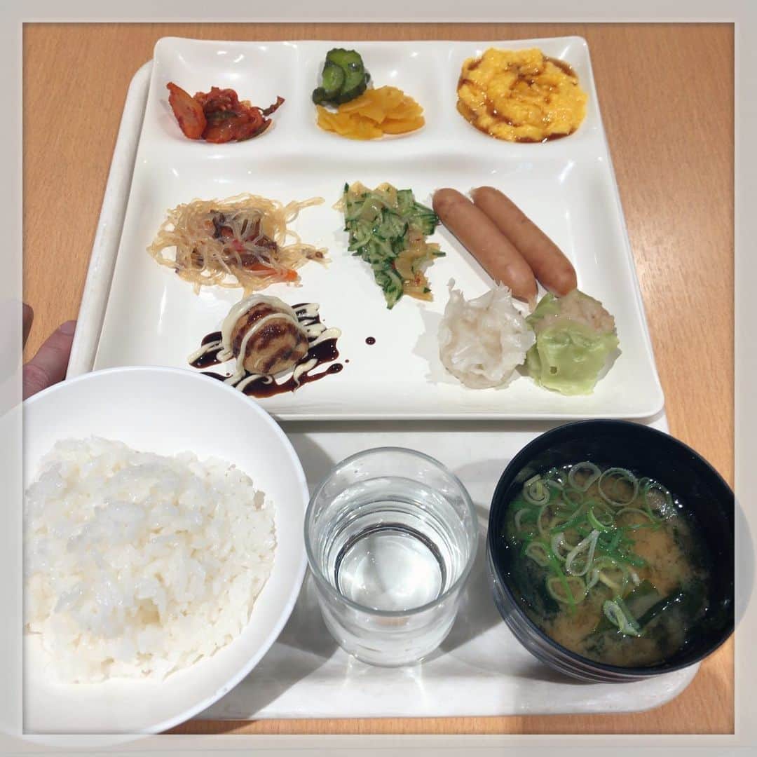山崎勝之さんのインスタグラム写真 - (山崎勝之Instagram)「大阪の朝バイキング。 たこ焼きあったら食べちゃう説。 （ベーコン食べたかったなぁ）」2月21日 12時14分 - chan_yama