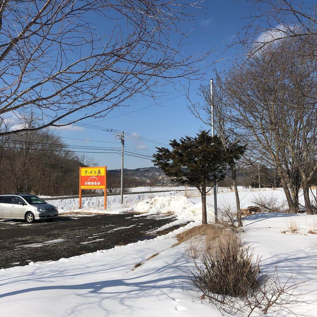 佐伯紅緒さんのインスタグラム写真 - (佐伯紅緒Instagram)「取材で釧路の白糠町に来ています。 遠くで丹頂鶴が鳴いています。 これでも今年は雪が少ないそうです。  #白糠町　#釧路　#北海道」2月21日 12時10分 - beniosaeki