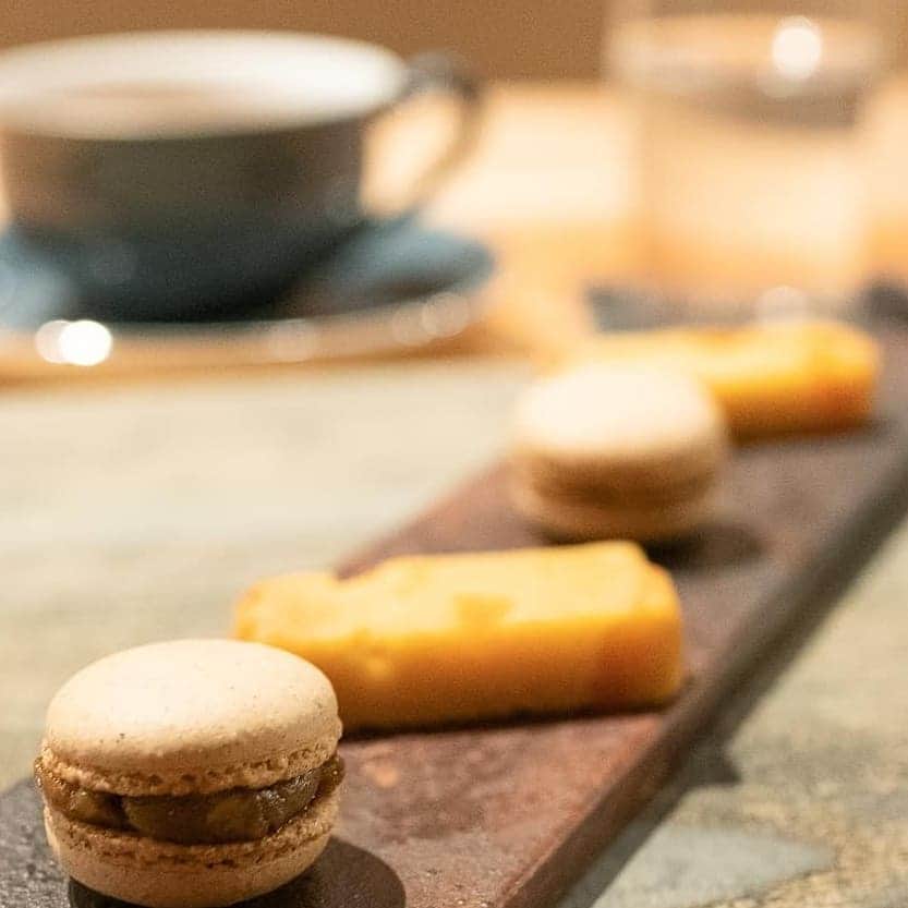 藤川奈々さんのインスタグラム写真 - (藤川奈々Instagram)「『薫 HIROO』ディナーpart3、お料理のみまとめ  広尾の人気店『長谷川稔』の2階に誕生した『薫 HIROO』  長谷川稔はテーブル4席、薫 HIROOはカウンター4席、どちらも変わらぬ長谷川稔さんの素晴らしいお料理と、選び抜かれたお酒。  ベアリングも含め、3部作でお届け致しました♪」2月21日 12時17分 - nanayakko