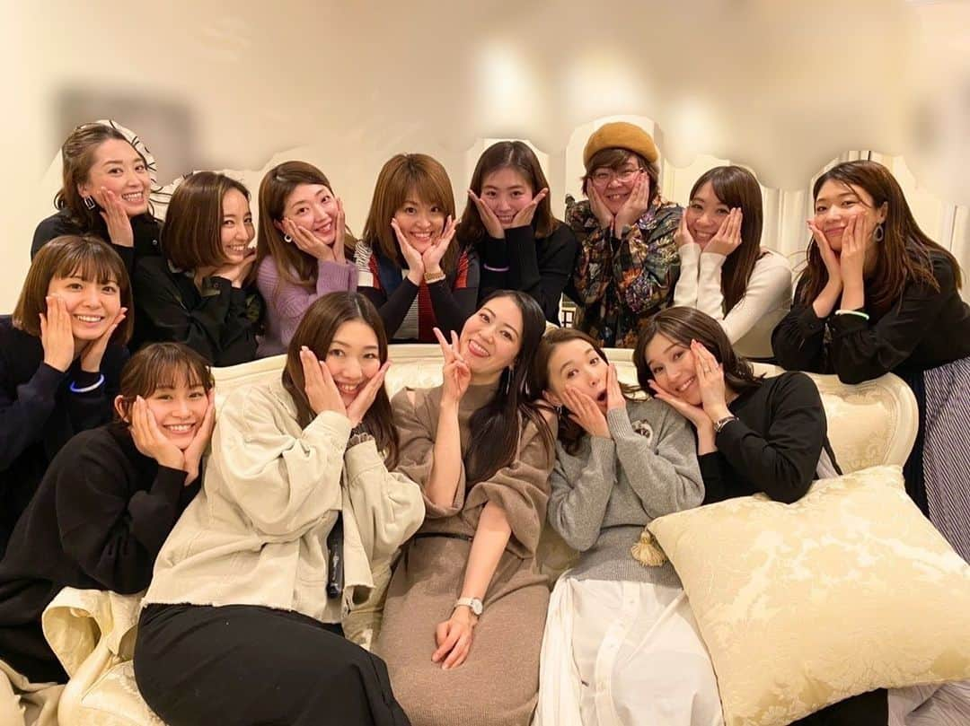 彩星りおんさんのインスタグラム写真 - (彩星りおんInstagram)「だいしゅうごう！！🥳﻿ ﻿ enjoyed spending time with them ;)﻿ How wonderful friends are!!!﻿ ﻿ #OG大集合﻿ #花組﻿ #月組﻿ #雪組 #組を越えて﻿ #ゆうき台湾いってらっしゃい﻿ #😢💓😭﻿ #takarazuka #colleagues ﻿」2月21日 12時38分 - rion.ayahoshi