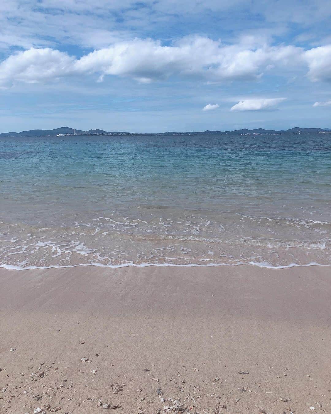 のインスタグラム：「♛ beach𓆡𓆜𓇼𓈒 . . . #oodomaribeach  #okinawa #okinawatrip  #沖縄 #沖縄旅行 #伊計島 #大泊ビーチ」