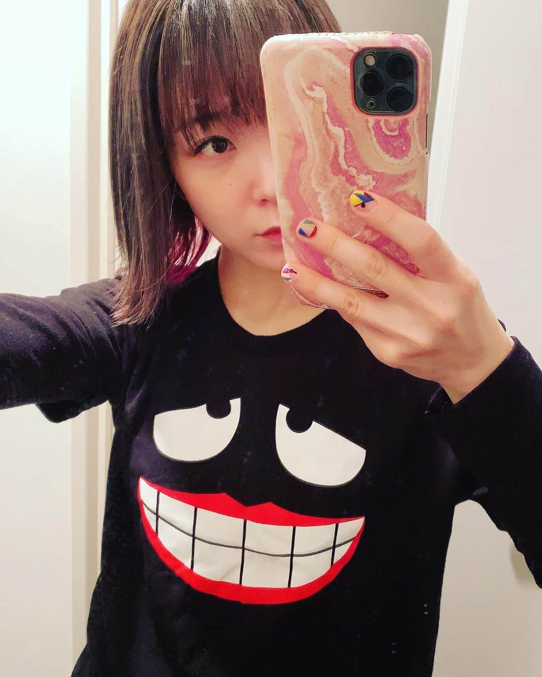 森恵さんのインスタグラム写真 - (森恵Instagram)「ランニングin東京。 さすがにこのTシャツ１枚では走る勇気は持てなかったので、 ジャケットは着ました。笑  #ランニング #nrc #喪黒福造」2月21日 12時55分 - morimegumi_official